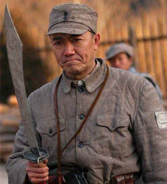 李云龍打仗必做兩件事：一是招兵買馬，二是籌備武器裝備
