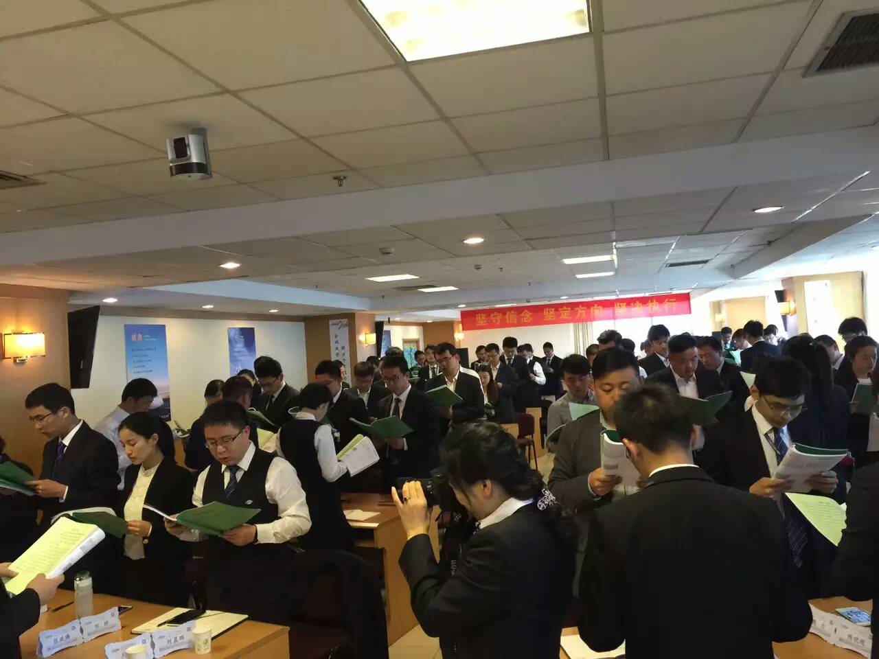 華商智業(yè)與您攜手探索工業(yè)4.0+智能時代——傳統(tǒng)企業(yè)的發(fā)展之路