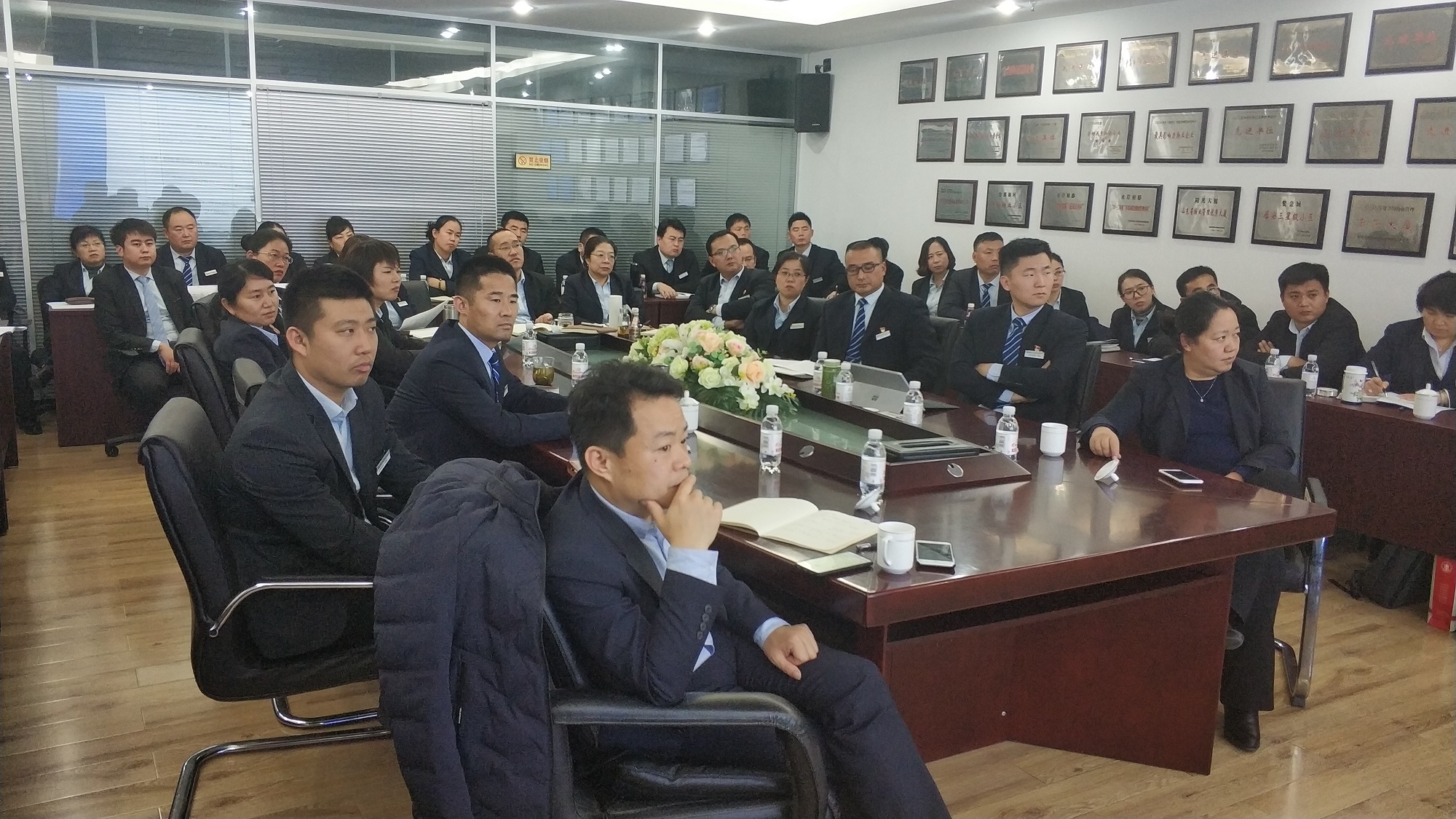 劉春華受邀參加華仁物業(yè)戰(zhàn)略規(guī)劃會議： 明方向、找路徑、提士氣、展未來